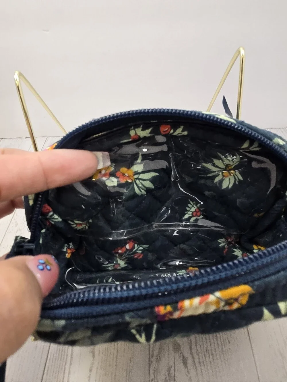 NWOT Vera Bradley Country Floral Grandmacore Medium Quilted Cosmetic Makeup Bag